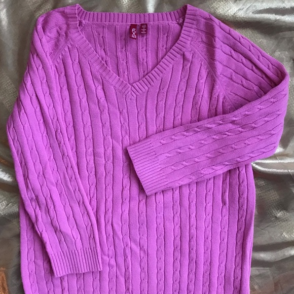 V-Neck 3/4 Length Pink Sweater - Picture 2 of 3